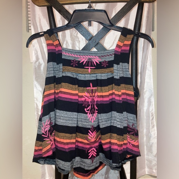 Free People- Embroidered crop top- Size S - Picture 2 of 7